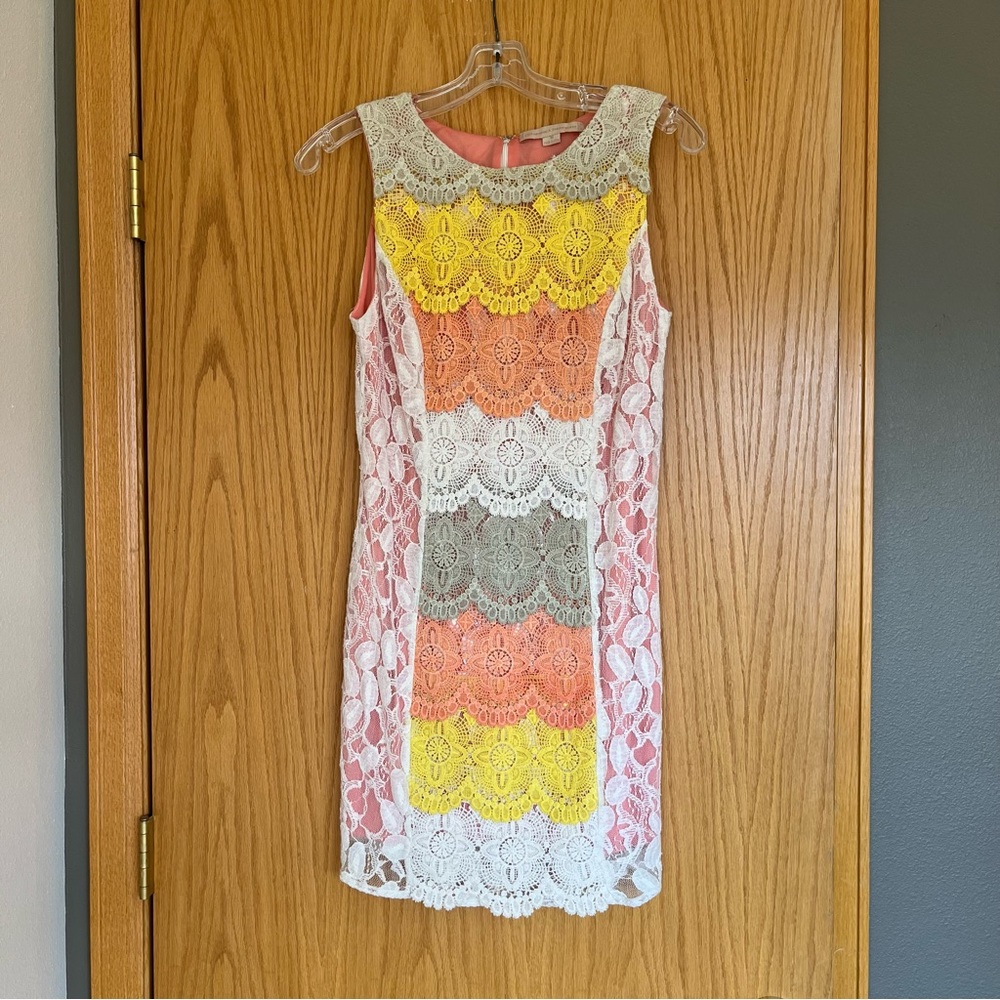 Champagne & Strawberry Lace Sleeveless Sheath Dress Women's Size Medium